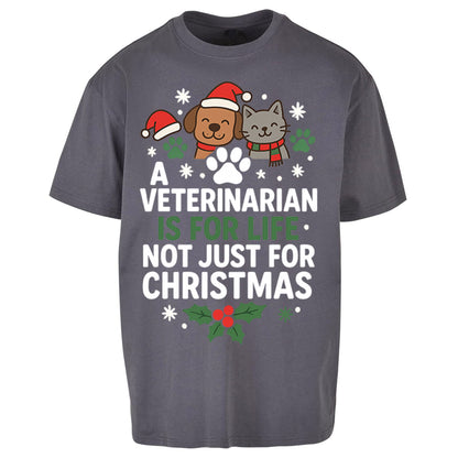 Veterinarian Christmas Oversized T Shirt