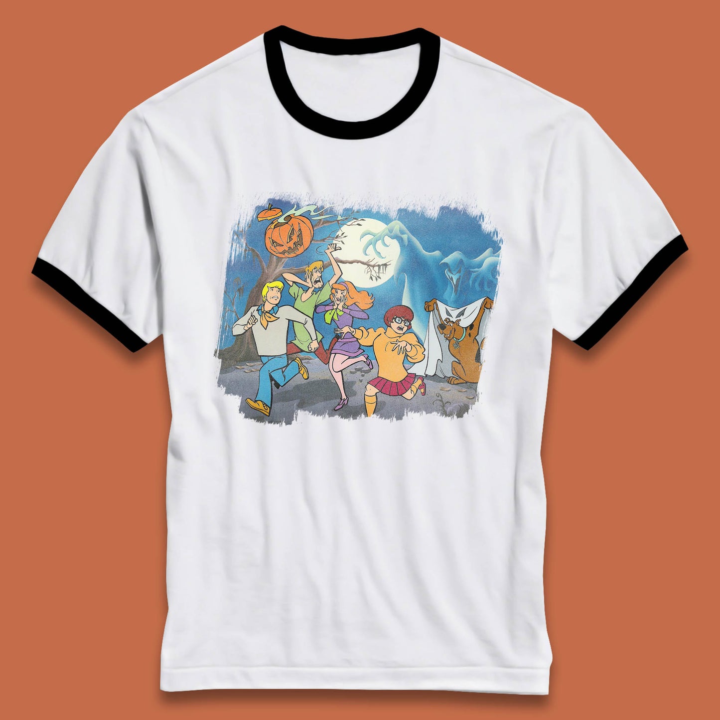 Scooby Doo & Gang Halloween Horror Scary Ghost Haunted Scary Night Ringer T Shirt